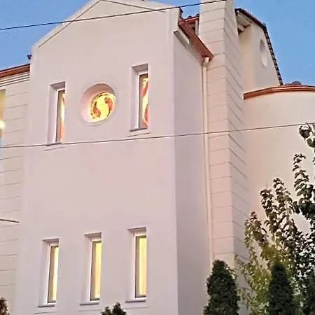 Prime Luxury Front Vrasná